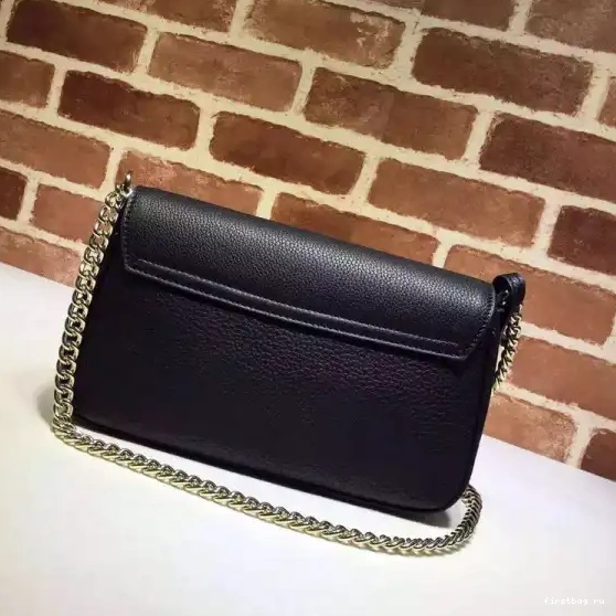First bag ru bag Gucci soho chain 0628